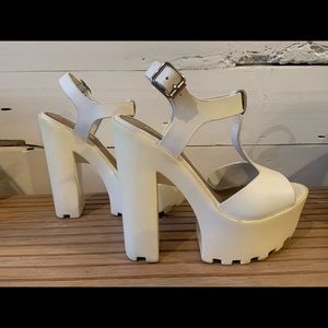 Steve Madden Lug Sole White Platform Sandals